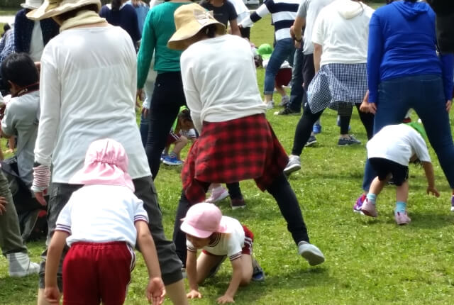 運動会に参加するママさん